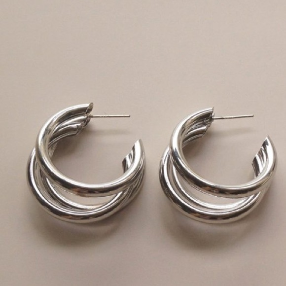 🤍18K white gold plated C-shaped glam earrings - Picture 4 of 4